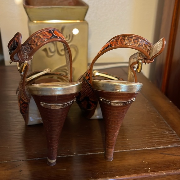 MICHAEL KORS HEELS - Picture 4 of 6